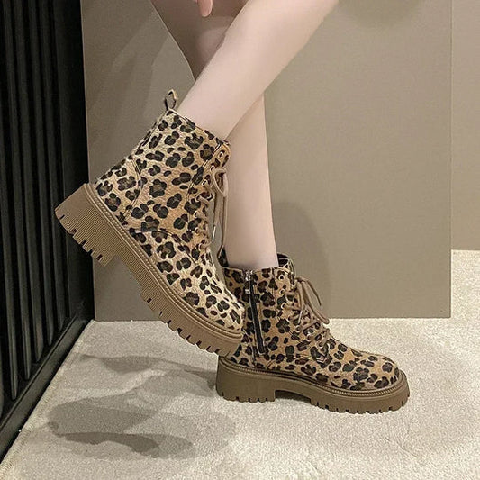Mia - Leopardmönstrade stövlar